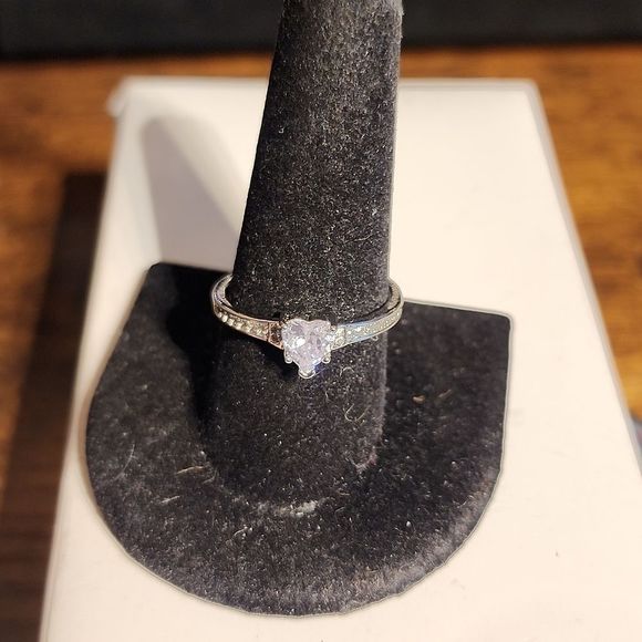 HEART 2 PIECE WEDDING RING SET - Picture 5 of 6